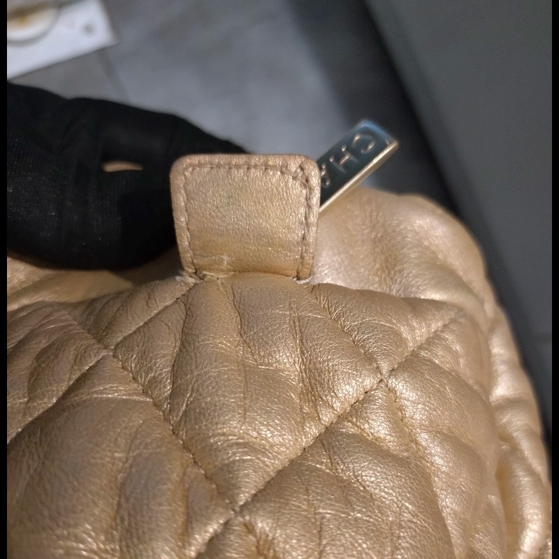 Chanel 金色皮革大保齡球包 cocoon-11