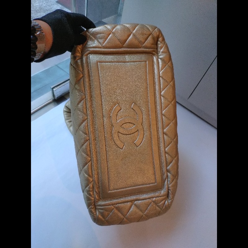 Chanel 金色皮革大保齡球包 cocoon-13