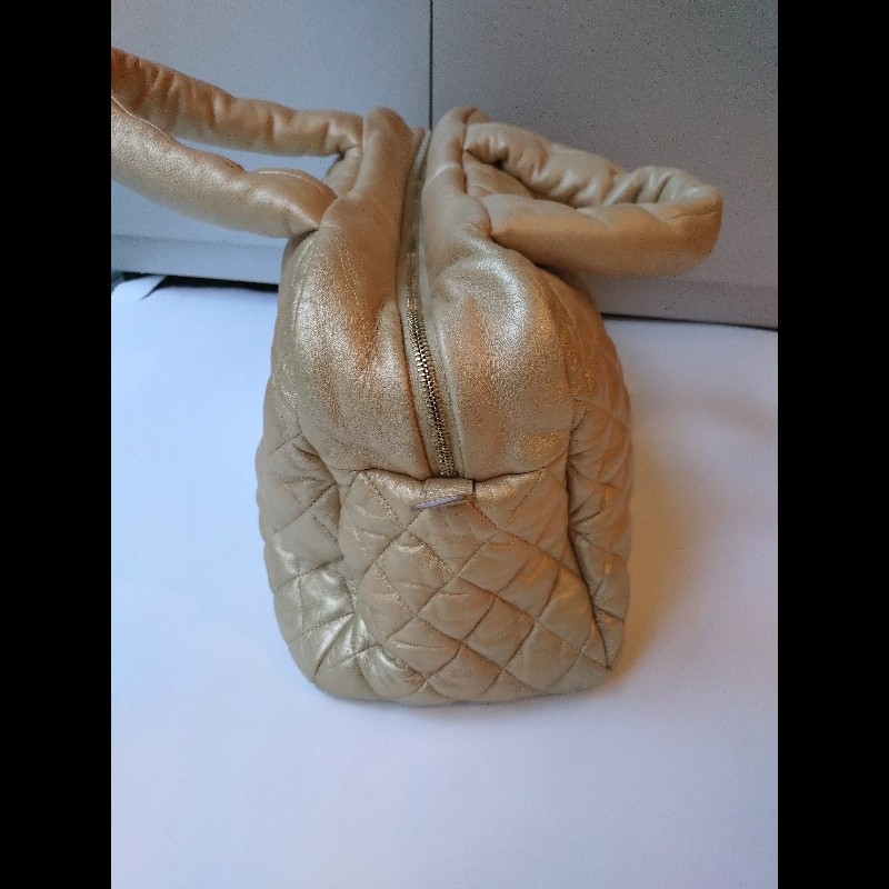 Chanel 金色皮革大保齡球包 cocoon-20