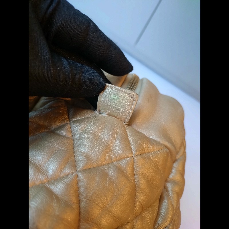 Chanel 金色皮革大保齡球包 cocoon-21