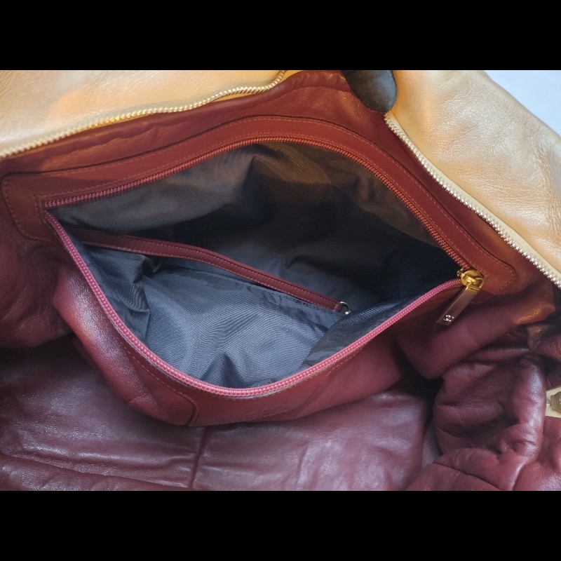 Chanel 金色皮革大保齡球包 cocoon-22