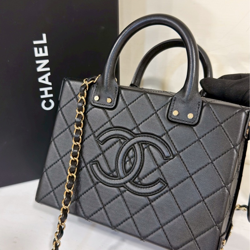 不可能吧‼️近新品香奈兒 Vanity 居然釋出了😍-4