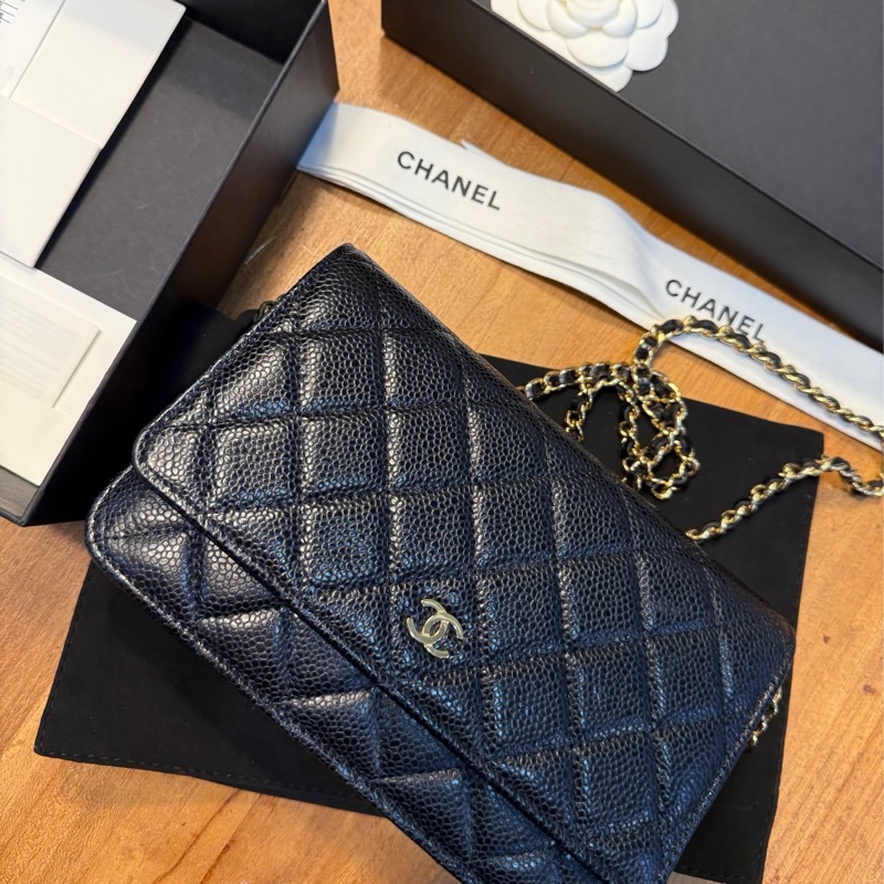 九五成新。經典CHANEL WOC 晶片版、全配、荔枝皮金鍊。信義A9購入-10