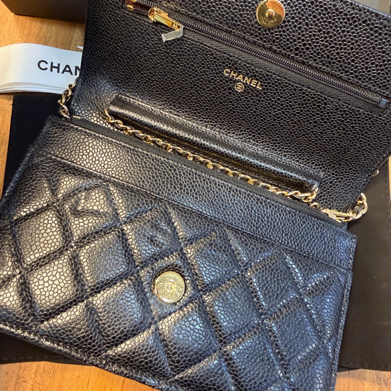 九五成新。經典CHANEL WOC 晶片版、全配、荔枝皮金鍊。信義A9購入-2