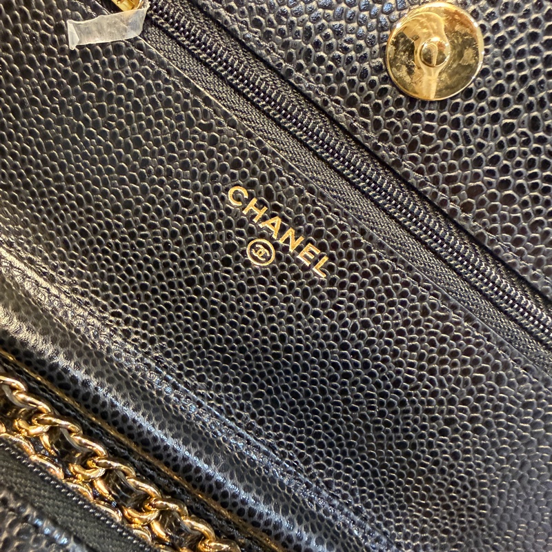 九五成新。經典CHANEL WOC 晶片版、全配、荔枝皮金鍊。信義A9購入-3