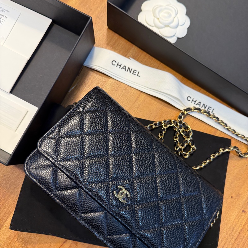 九五成新。經典CHANEL WOC 晶片版、全配、荔枝皮金鍊。信義A9購入-4