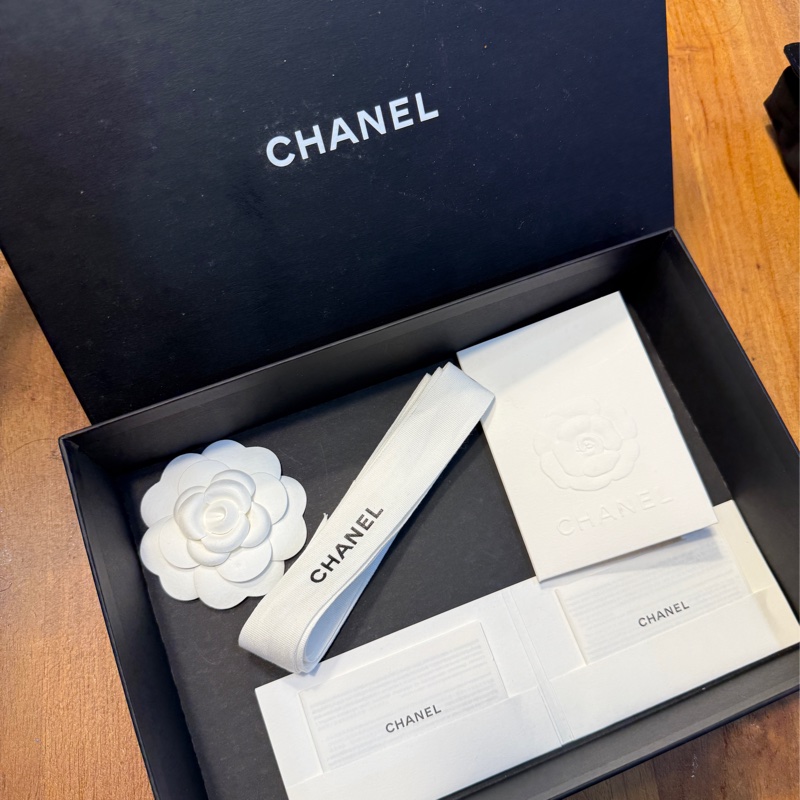 九五成新。經典CHANEL WOC 晶片版、全配、荔枝皮金鍊。信義A9購入-5
