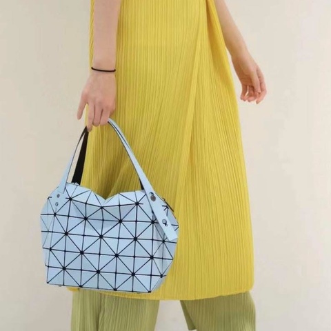 三宅一生ISSEY MIYAKE PLEATS PLEASE夏日檸檬黃V領洋裝