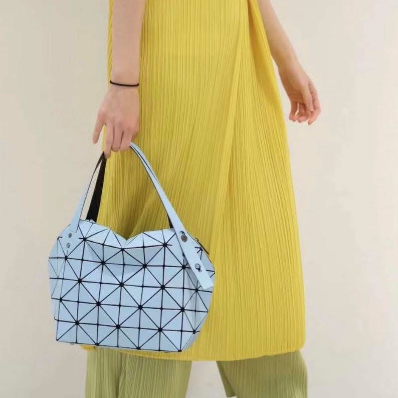 三宅一生ISSEY MIYAKE PLEATS PLEASE夏日檸檬黃V領洋裝-0