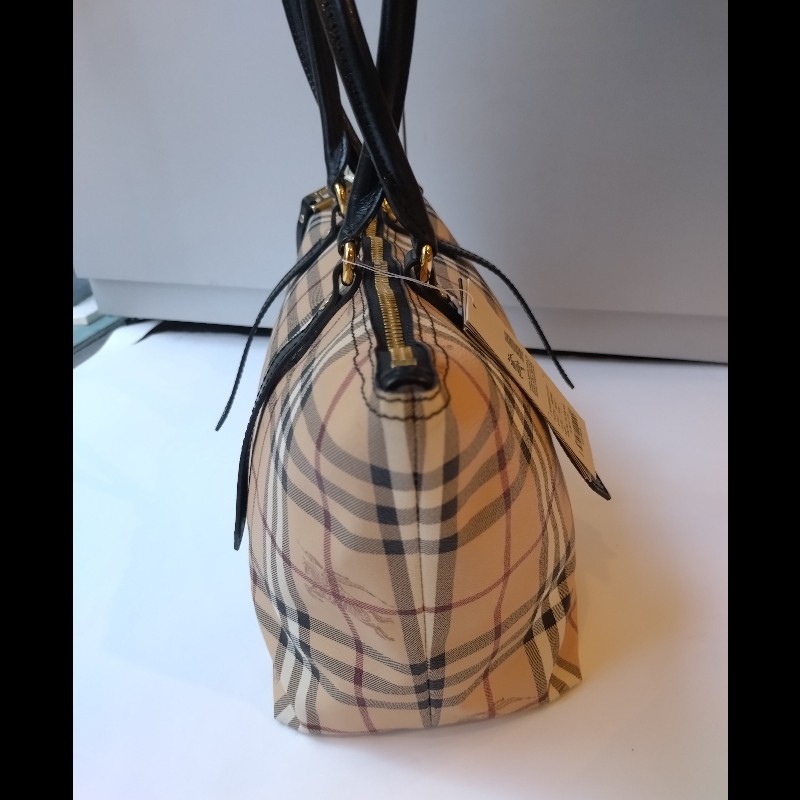 Burberry 黑把英系格紋PVC 扇形托特包-11