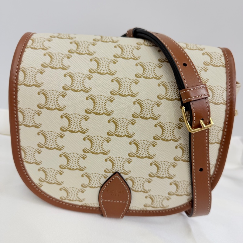 Lisa同款Celine 米白馬鞍包PVC咖牛皮邊金釦Medium folco-0
