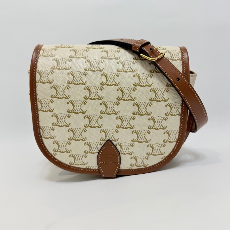 Lisa同款Celine 米白馬鞍包PVC咖牛皮邊金釦Medium folco-8