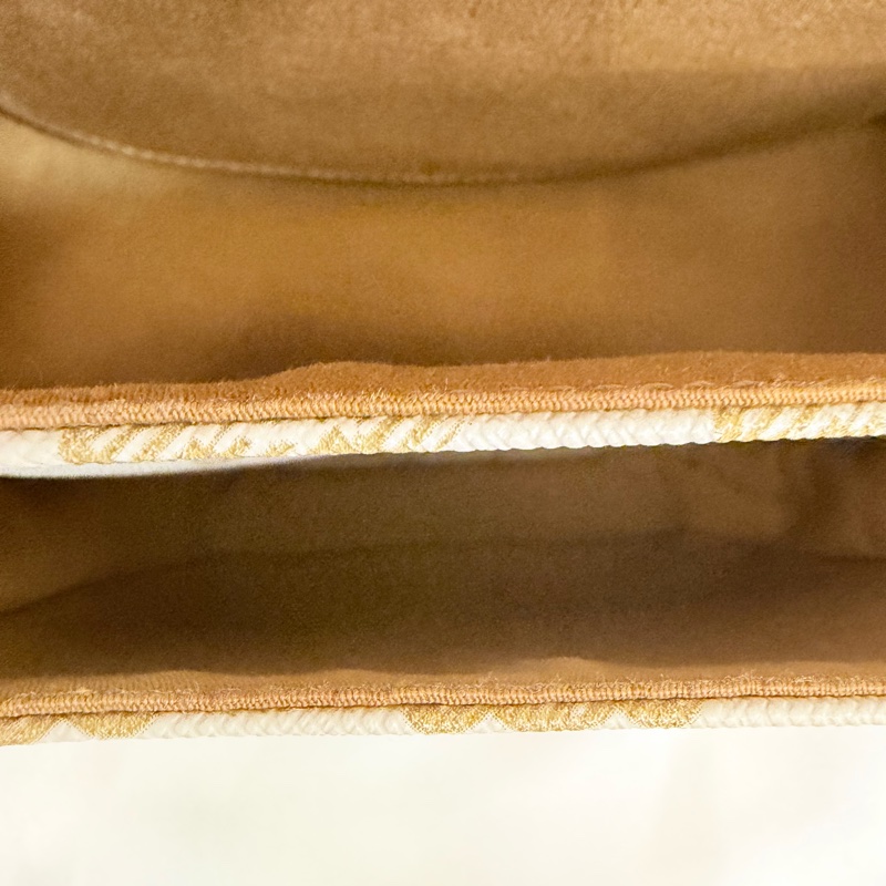 Lisa同款Celine 米白馬鞍包PVC咖牛皮邊金釦Medium folco-32