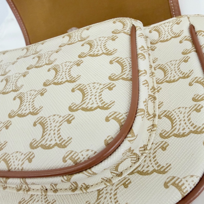 Lisa同款Celine 米白馬鞍包PVC咖牛皮邊金釦Medium folco-34