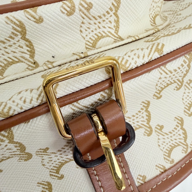 Lisa同款Celine 米白馬鞍包PVC咖牛皮邊金釦Medium folco-48
