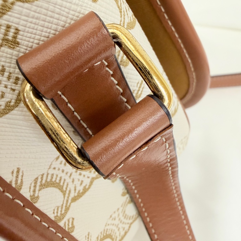 Lisa同款Celine 米白馬鞍包PVC咖牛皮邊金釦Medium folco-64
