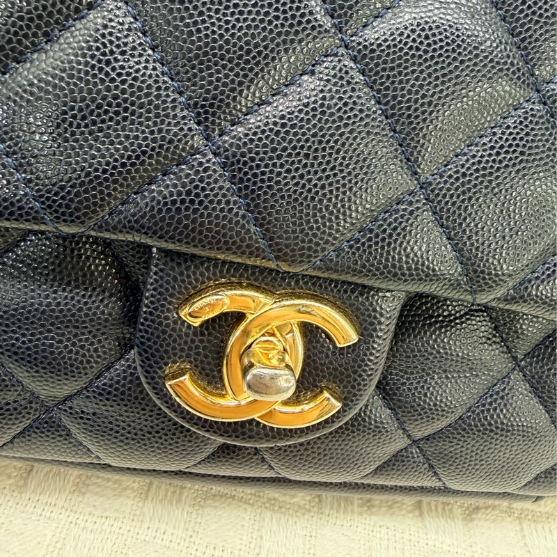 Chanel CF20 深藍色荔枝牛皮金釦雙穿鍊拼雙 C logo 金屬環斜背包-6