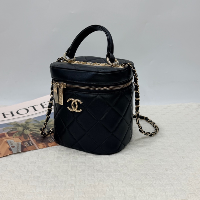 Chanel 黑羊皮菱格Trendy CC Vanity斜背化妝箱-2