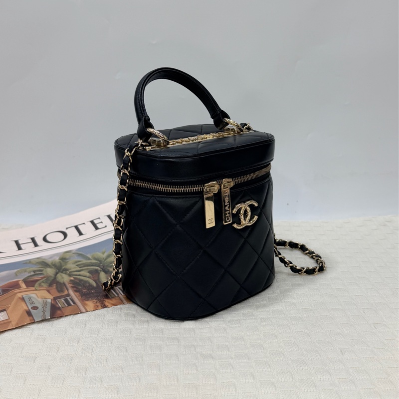 Chanel 黑羊皮菱格Trendy CC Vanity斜背化妝箱-3