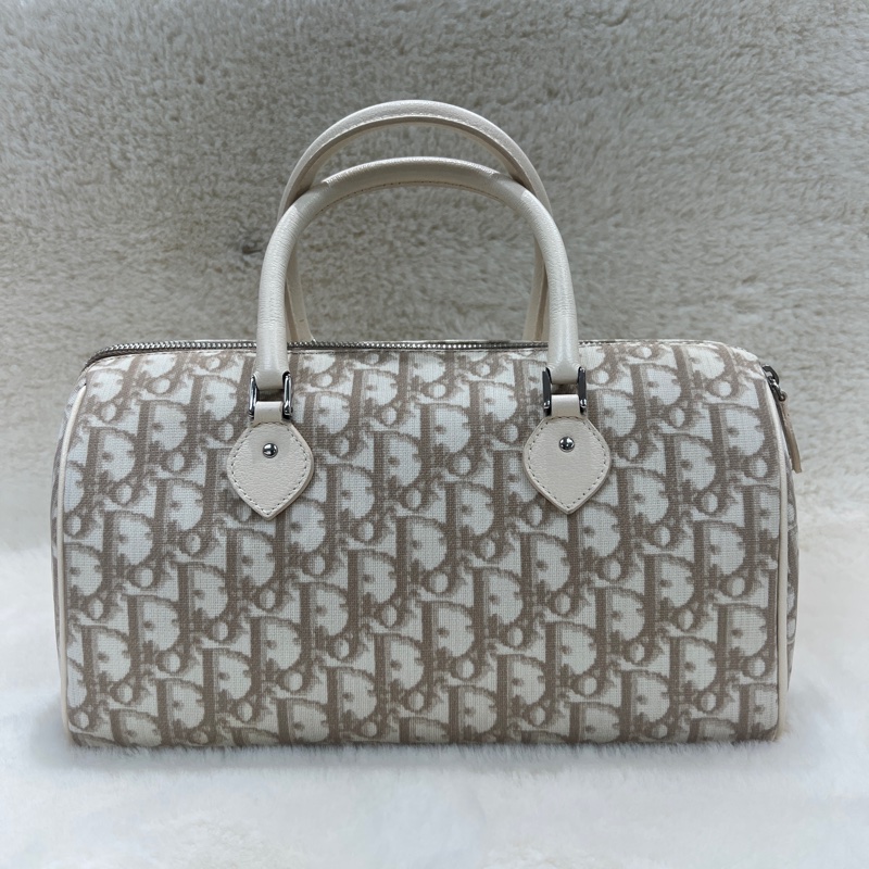Christian Dior 的經典波士頓包 XC556-6
