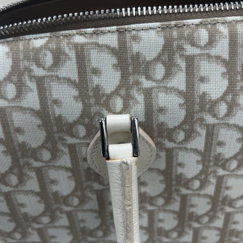 Christian Dior 的經典波士頓包 XC556-15