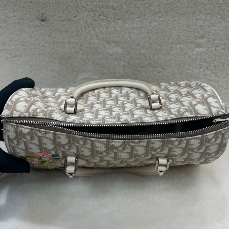 Christian Dior 的經典波士頓包 XC556-19