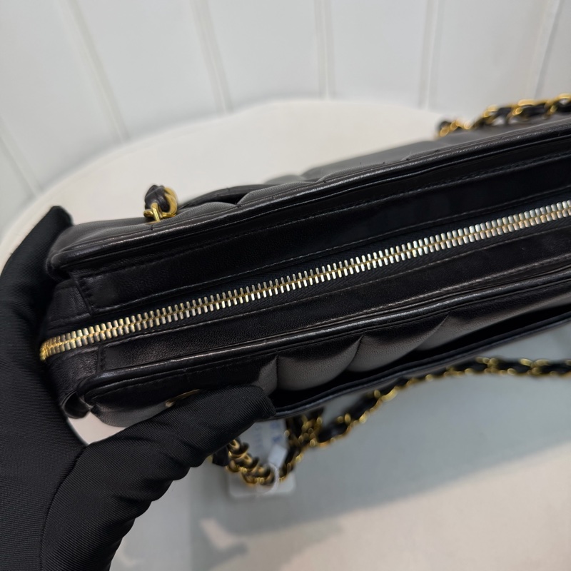 CHANEL 中古太陽花吊飾單肩斜揹袋 XC203-20
