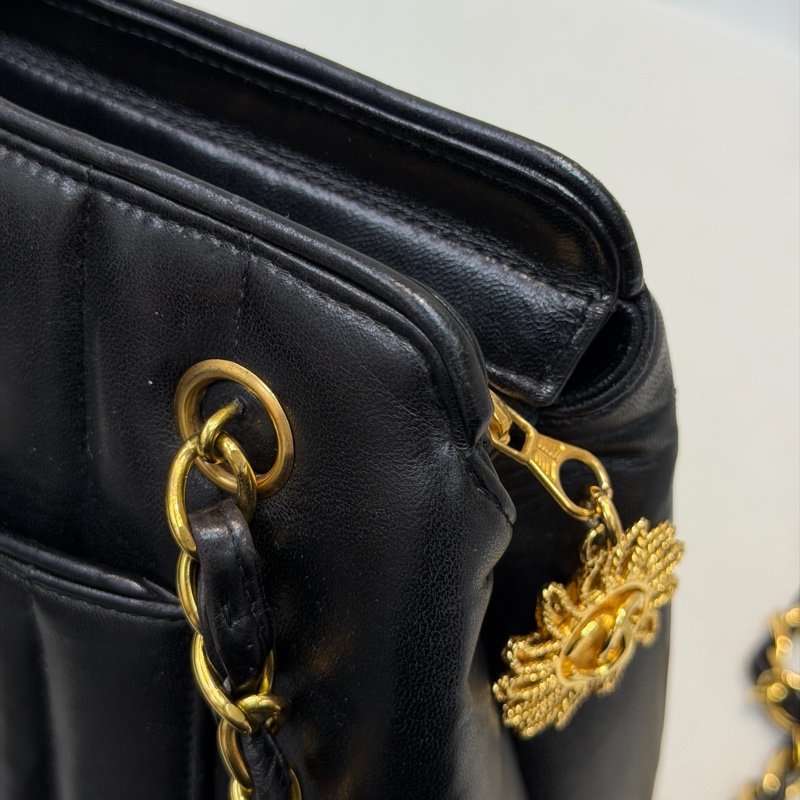 CHANEL 中古太陽花吊飾單肩斜揹袋 XC203-49