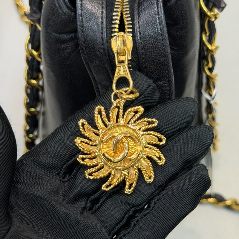 CHANEL 中古太陽花吊飾單肩斜揹袋 XC203-54