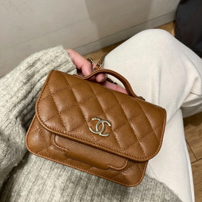 CHANEL香奈兒焦糖色荔枝牛皮mini郵差包🦖-2