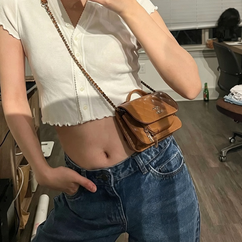 CHANEL香奈兒焦糖色荔枝牛皮mini郵差包🦖-7