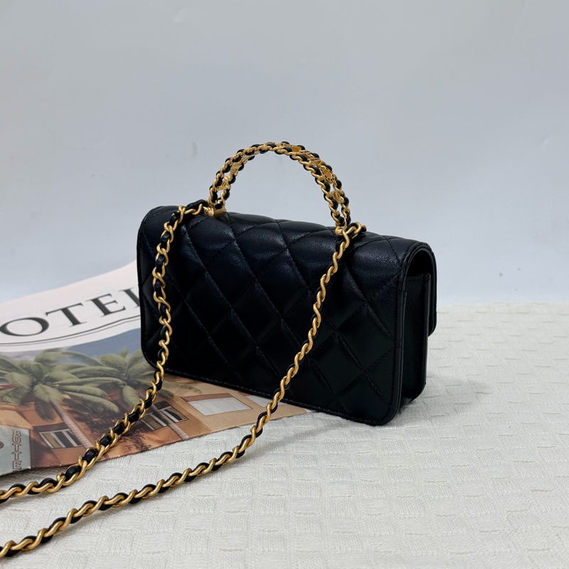 Chanel 黑羊皮金釦Logo 手把口蓋包-7