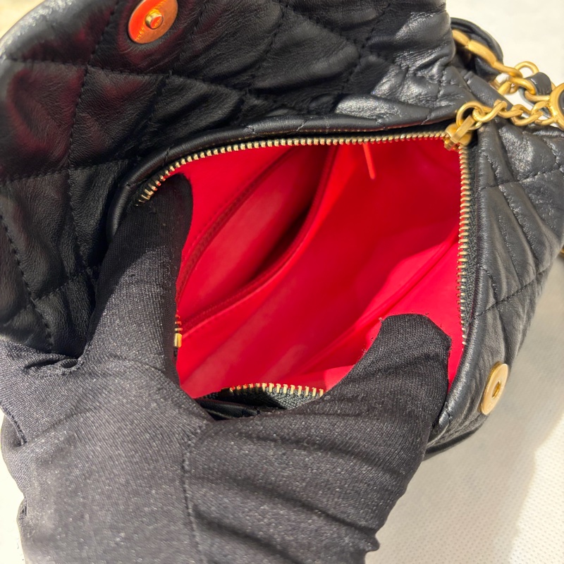 Chanel黑羊皮揉製羊皮霧金皮穿鍊二用便當包-小 HOBO-8