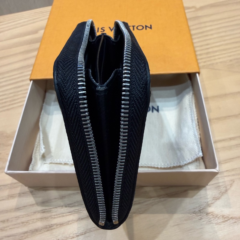 Louis Vuitton LV 水波紋 零錢包 M60152 黑色-8