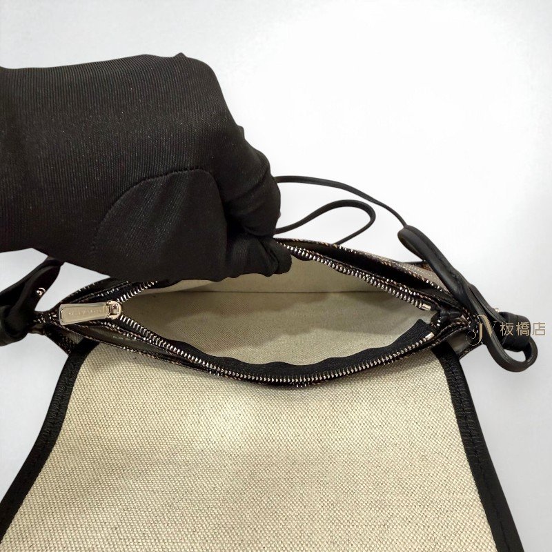 JS1443-Goyard 黑色Plumet Pocket Wallet斜背包-5