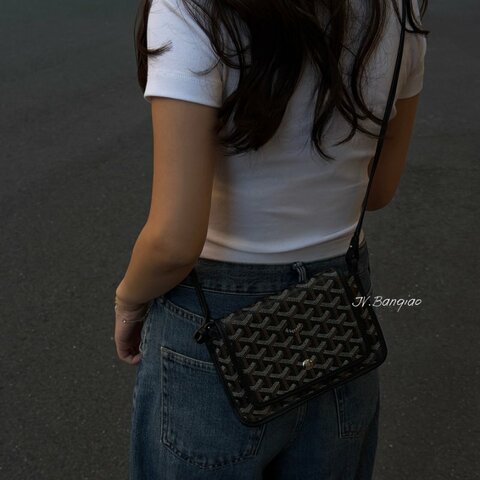 JS1443-Goyard 黑色Plumet Pocket Wallet斜背包