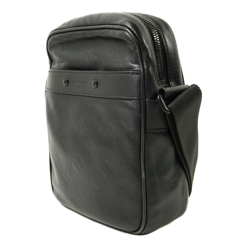 LOUIS VUITTON Monogram Shadow Danube PM肩背袋-2