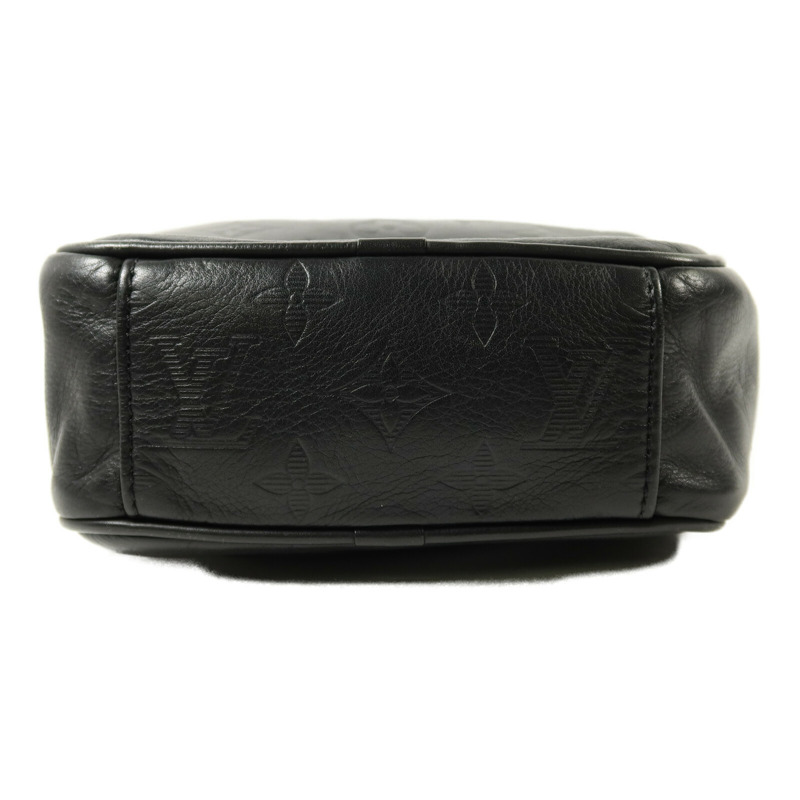 LOUIS VUITTON Monogram Shadow Danube PM肩背袋-3