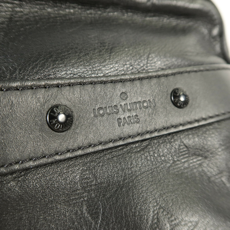 LOUIS VUITTON Monogram Shadow Danube PM肩背袋-8