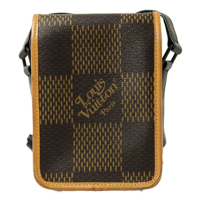 LOUIS VUITTON Damier Giant LV×NIGO Amazon Sling Bag肩背袋-1