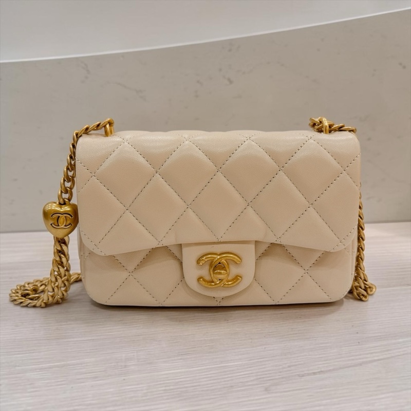 莉亞精品♡Chanel AS3828 愛心調節釦19cm 淺米色 二手-0