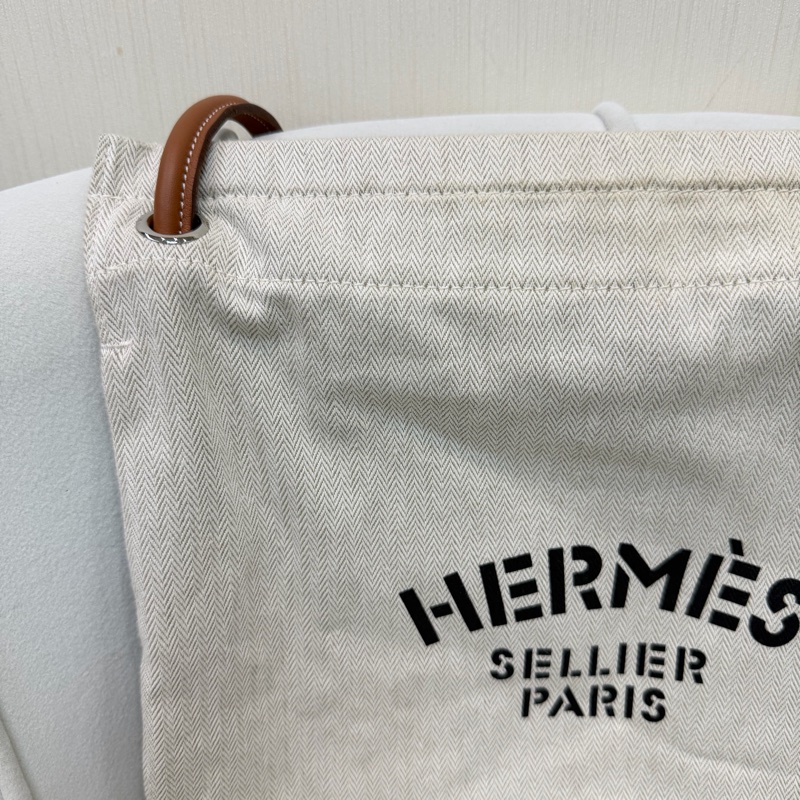 HERMES Toile Chevron Maline 帆布背包 XC543-1
