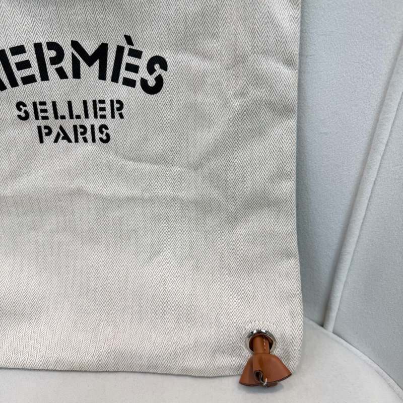 HERMES Toile Chevron Maline 帆布背包 XC543-4