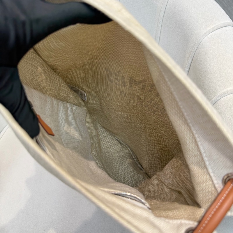 HERMES Toile Chevron Maline 帆布背包 XC543-15
