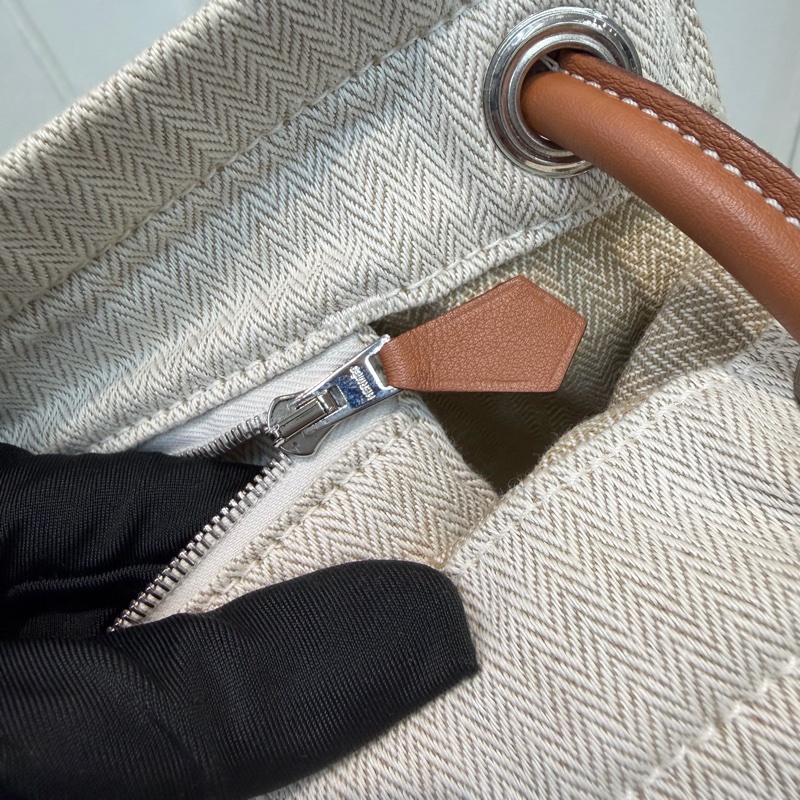 HERMES Toile Chevron Maline 帆布背包 XC543-17