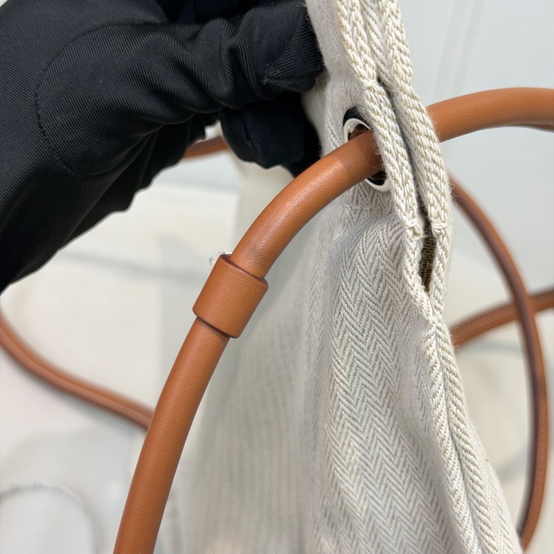 HERMES Toile Chevron Maline 帆布背包 XC543-23