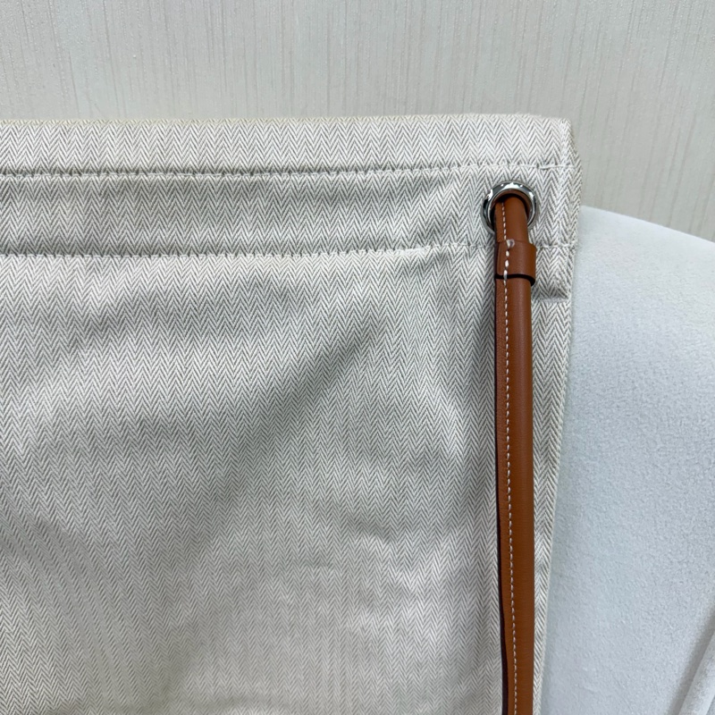 HERMES Toile Chevron Maline 帆布背包 XC543-28