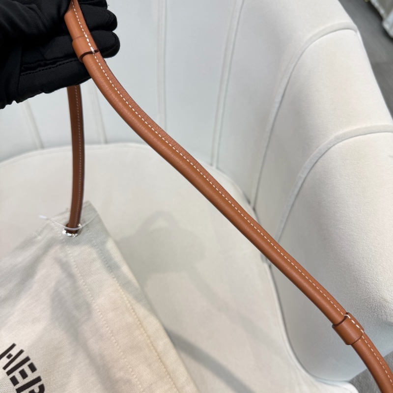 HERMES Toile Chevron Maline 帆布背包 XC543-30