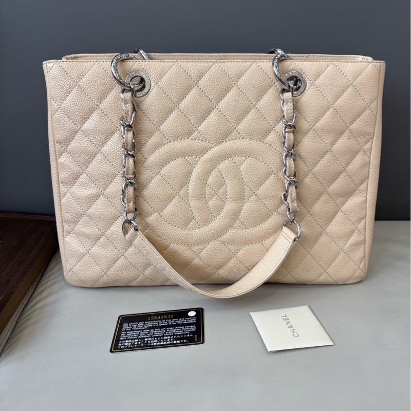 Chanel 米色荔枝紋牛皮Gst單肩包，33×25，97新-0