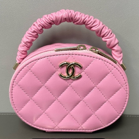 Chanel/香奈兒 粉色肥腸手柄化妝包